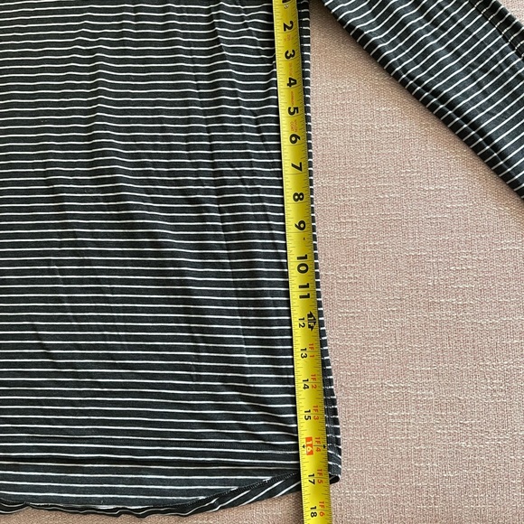 Long sleeve jersey perfect condition size 4 - Picture 4 of 4